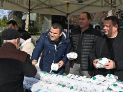 Süleymanpaşa Belediyesi Regaip Kandili dolayısıyla kandil simidi ikramı yaptı