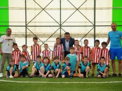 Başkan Sarıkurt, Yaz Spor Okullarının Futbol Kursunu Ziyaret Etti